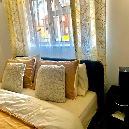 Double Room Bentilee Bucknall  Exterior foto