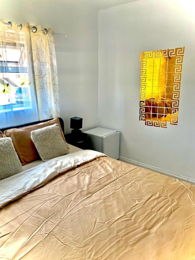 Double Room Bentilee Bucknall  Exterior foto